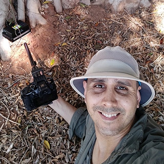 נדב בגים